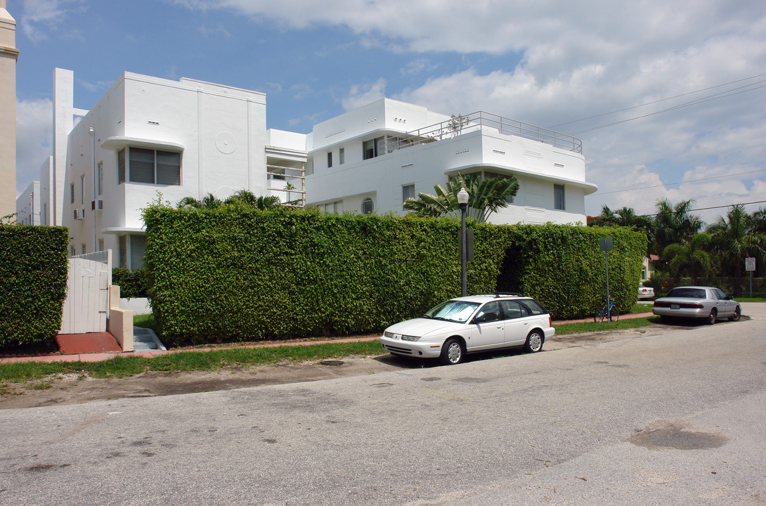 Flamingo Apartments in Miami Beach, FL - Building Photo