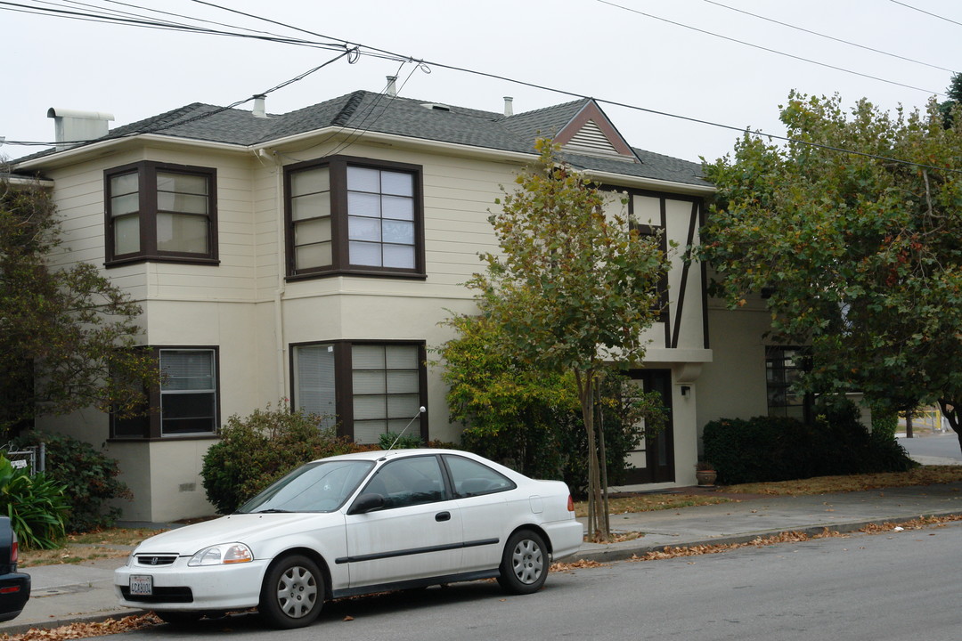 1460 Magnolia Ave in Millbrae, CA - Building Photo