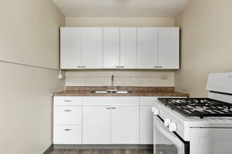 Cleveland Terrace Apartments in St. Paul, MN - Building Photo - Interior Photo