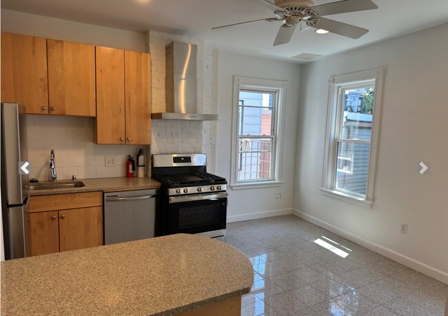 10 Boston St, Unit #3 in Boston, MA - Building Photo - Building Photo