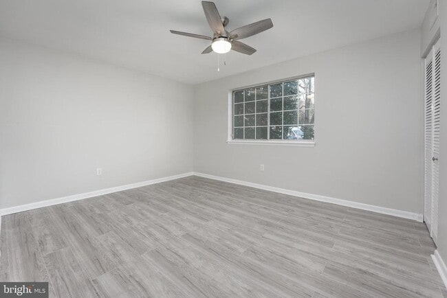 property at 1521 Colonial Dr