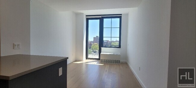 NORTHERN BOULEVARD in Queens, NY - Building Photo - Building Photo