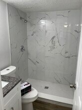 121 Marcelle Ave, Unit #4 in Port Orange, FL - Foto de edificio - Building Photo
