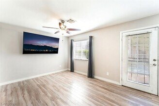 2501 Sierra Bello Ave in Las Vegas, NV - Building Photo - Building Photo