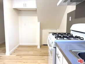 2631-2631 1/2 W 17th St in Los Angeles, CA - Building Photo - Building Photo