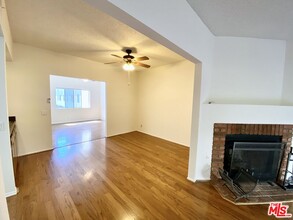15059 Sherman Way in Los Angeles, CA - Foto de edificio - Building Photo