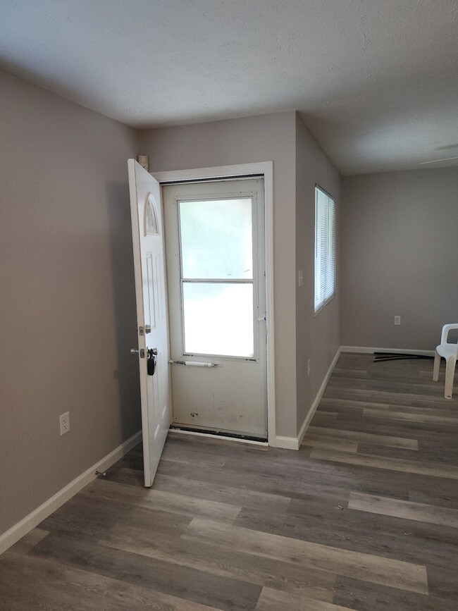 2735 Thomas Rd in Henderson, NC - Building Photo - Building Photo
