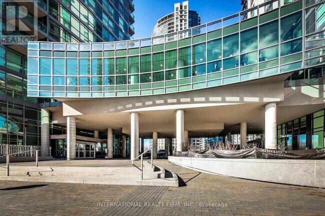 215 Fort York Blvd in Toronto, ON - Building Photo - Building Photo