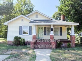 316 Broadfoot Ave in Fayetteville, NC - Building Photo