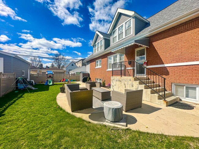 5222 N Loring Ave, Unit 1 in Chicago, IL - Building Photo - Building Photo