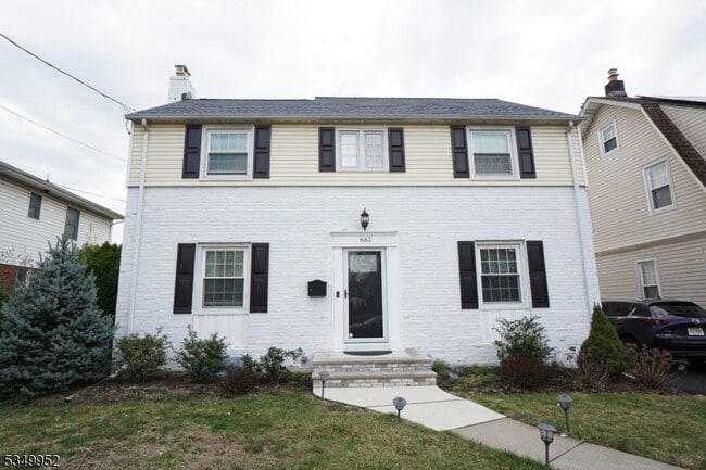 property at 661 Pierpont St