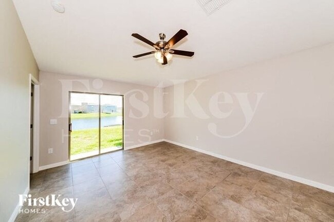 4235 Unbridled Song Dr in Sun City Center, FL - Building Photo - Building Photo