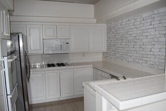 8609 Via Mallorca in San Diego, CA - Building Photo - Building Photo
