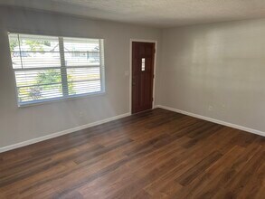 438 80th Ave N in St. Petersburg, FL - Building Photo - Building Photo