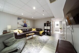 21228-21291 91 Ave NW in Edmonton, AB - Building Photo