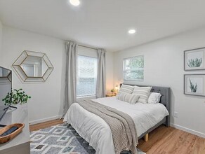 610 Plum St in Medford, OR - Building Photo - Building Photo