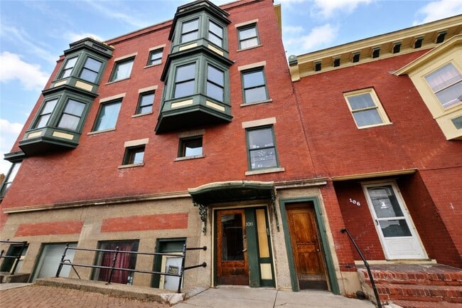 134-136-136 Castle St