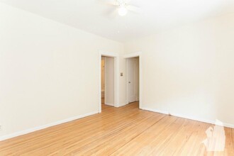 640 W Barry Ave, Unit #3S in Chicago, IL - Building Photo - Building Photo