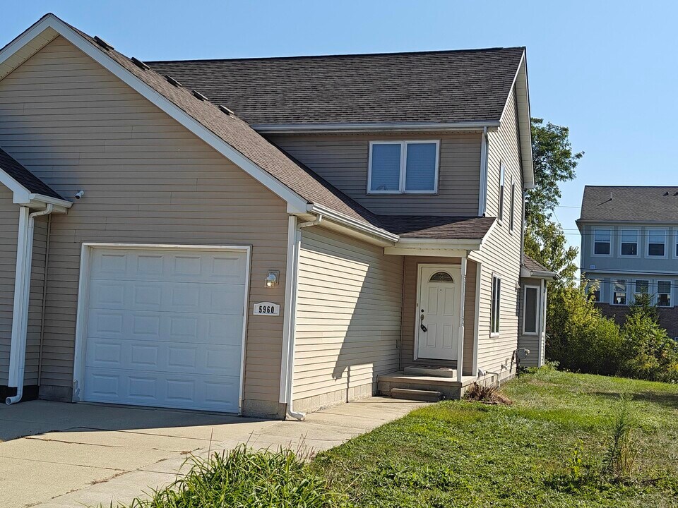 5960 Niles St in Troy, MI - Building Photo