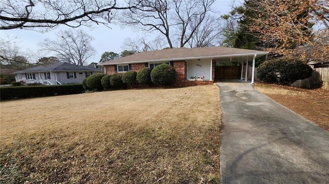 652 Forest Ridge Dr SE