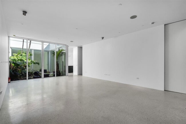 1665 Alton Rd in Miami Beach, FL - Building Photo - Building Photo