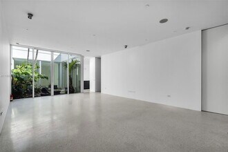 1665 Alton Rd in Miami Beach, FL - Building Photo - Building Photo
