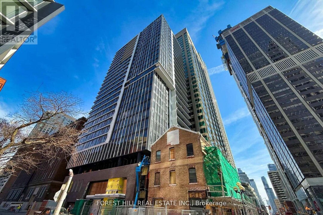 601-771 YONGE St in Toronto, ON - Building Photo