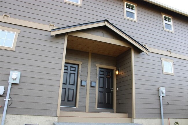 313-315 N Oak St in Burlington, WA - Building Photo - Building Photo