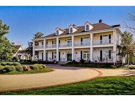 1501 N Starr Dr in Fayetteville, AR - Building Photo