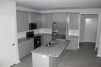 810 Dover St in Pilot Point, TX - Building Photo - Building Photo