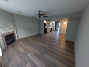 2013 Hickoryleaf Ln in Raymore, MO - Building Photo - Building Photo