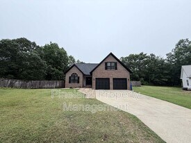 229 Scarlet Oak Dr in Raeford, NC - Building Photo
