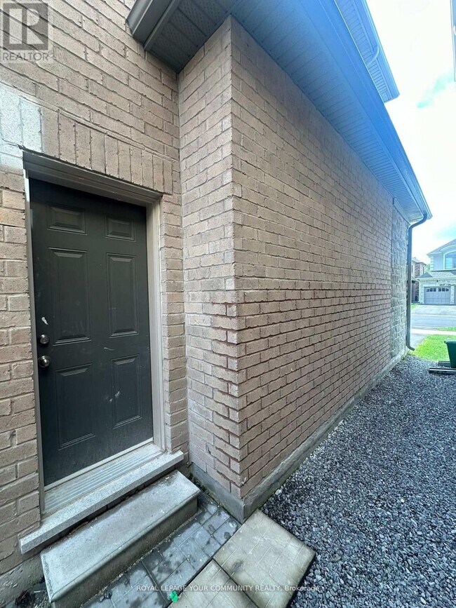 1229 Shankel Rd in Oshawa, ON - Building Photo - Building Photo
