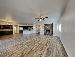 8135 W Deanna Dr in Peoria, AZ - Building Photo - Building Photo