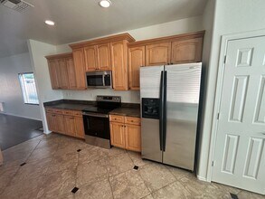 16024 W Gelding Dr in Surprise, AZ - Building Photo - Building Photo