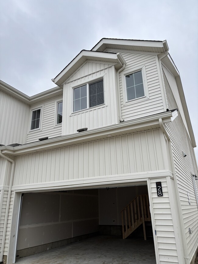 property at 7110 Keswick Dr SW