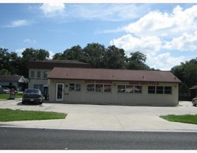 Apartment Bldg in Leesburg, FL - Foto de edificio - Building Photo