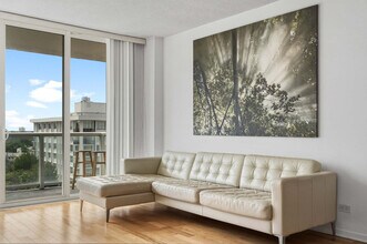 5599 Collins Ave, Unit SI ID1475832P in Miami Beach, FL - Foto de edificio - Building Photo