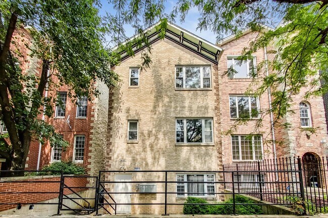 property at 1452 W Cortez St