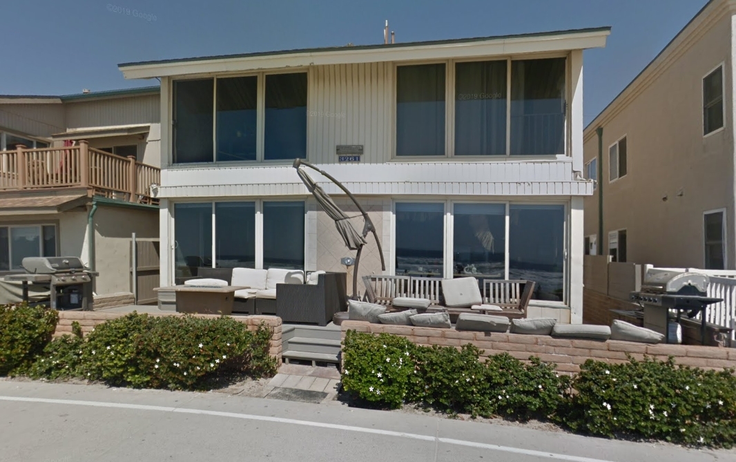 3261 Ocean Front Walk in San Diego, CA - Foto de edificio