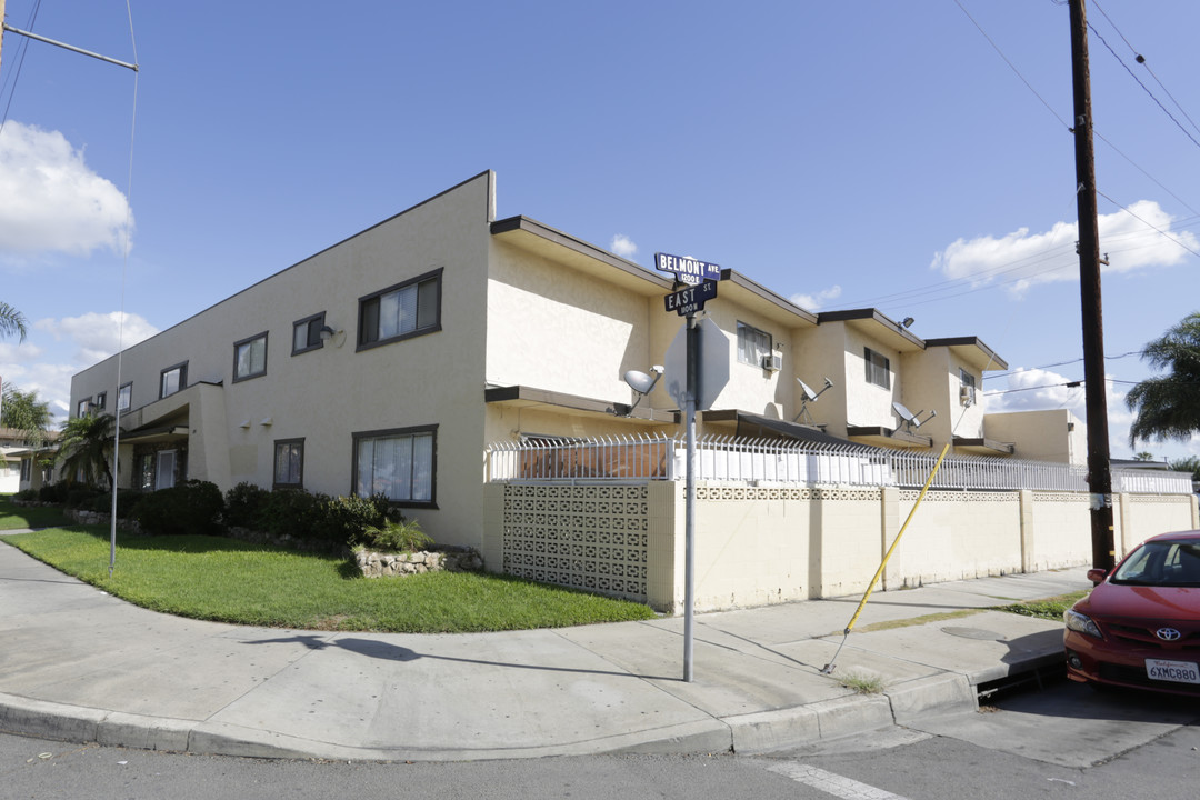 1104 N East St in Anaheim, CA - Building Photo