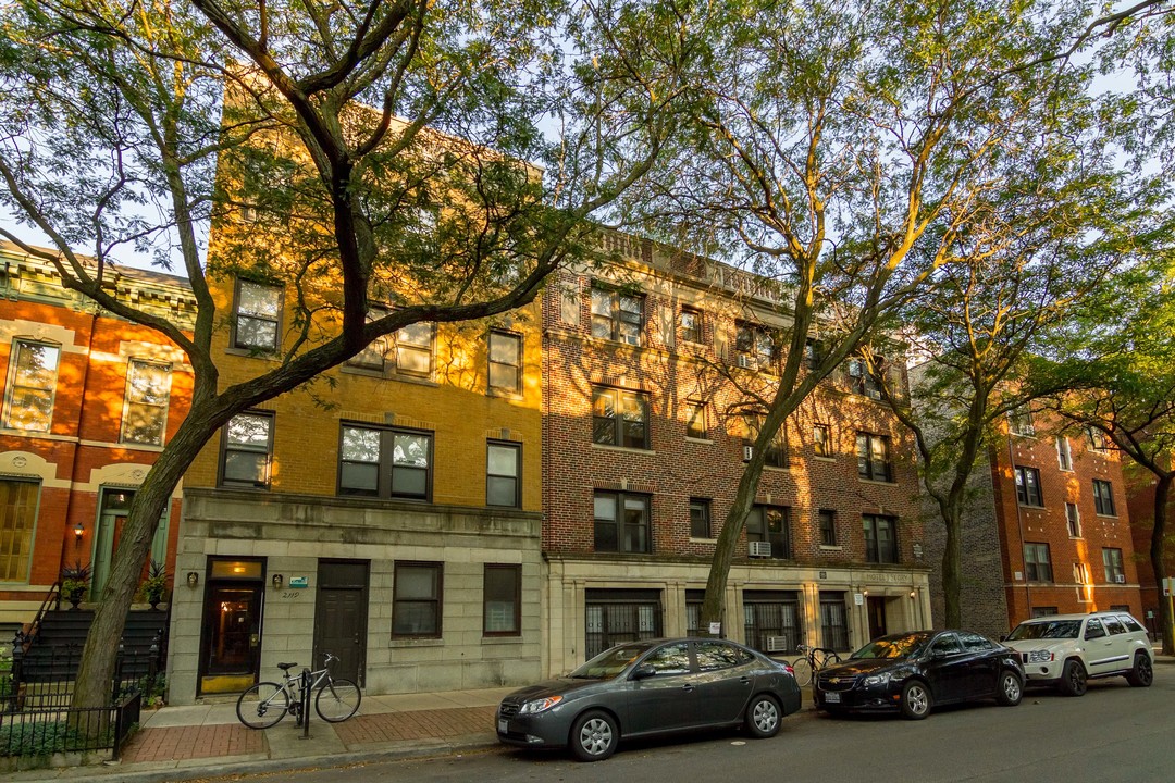 2115 N Sedgwick St in Chicago, IL - Foto de edificio