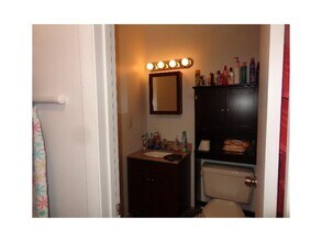 7120 NW 179th St, Unit 204 in Hialeah, FL - Building Photo - Building Photo