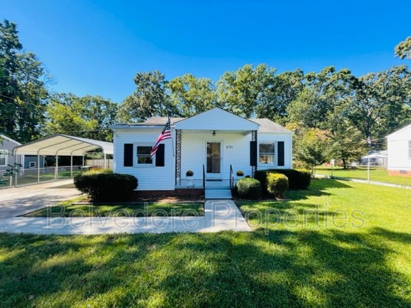 2721 Stratford Dr in Greensboro, NC - Building Photo