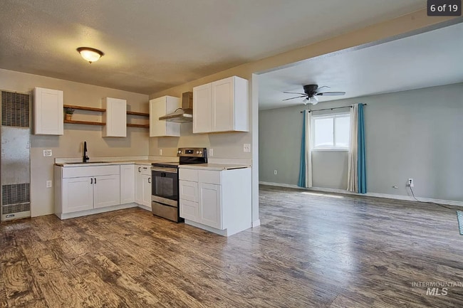 property at 508 S Pennsylvania Ave