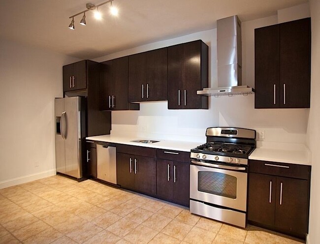 property at 7 Munroe St