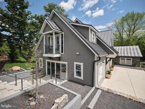 75 Browns Dr in Easton, PA - Building Photo - Building Photo