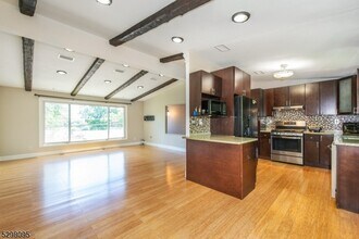 19 Southwynde Dr in Denville, NJ - Building Photo - Building Photo