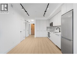 3075 Murray St in Port Moody, BC - Building Photo - Building Photo