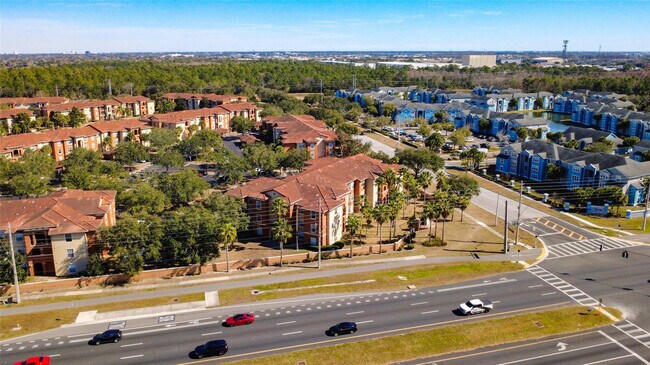 5560 Metrowest Blvd in Orlando, FL - Building Photo - Building Photo